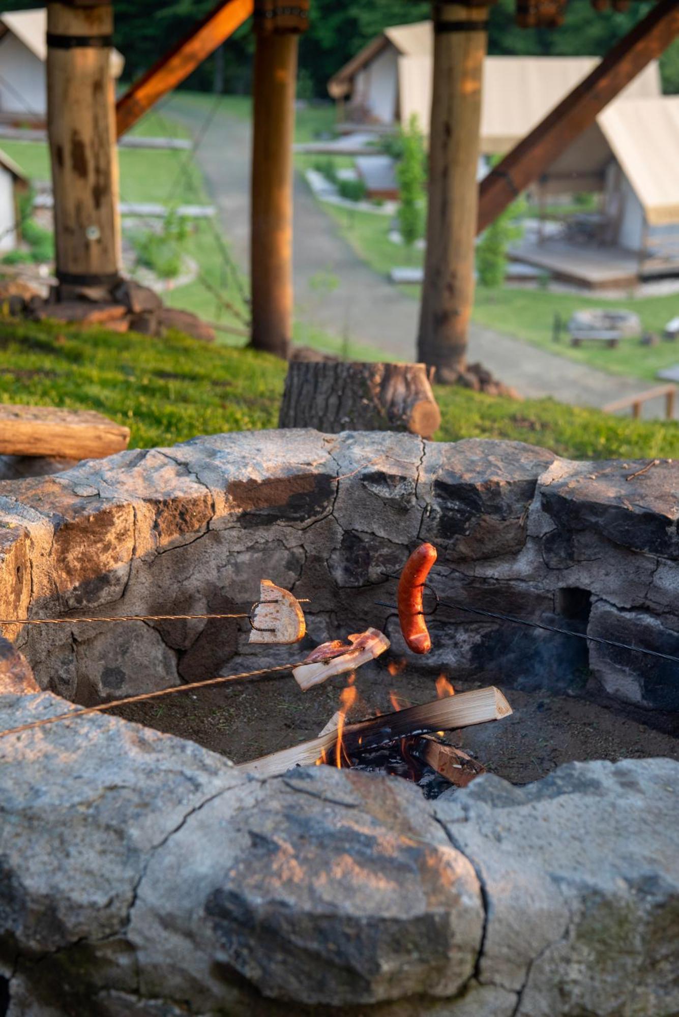 Forrest Glamping Luxury tent Banska Stiavnica